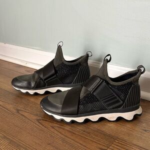 Sorel green and grey athletic shoe